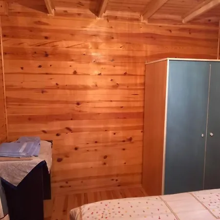 Vakantiehuis Bungalow With Garden And Air Conditioning, 150m To The Sea In Bademli, Sleeps 6 Dikili